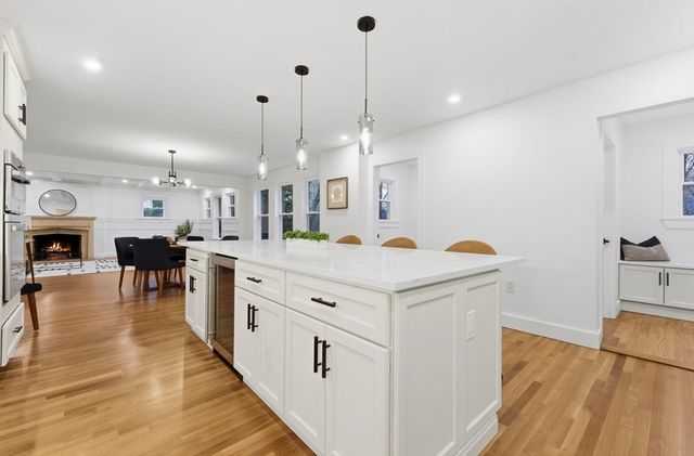 1806 Beacon St, Newton, MA 02468