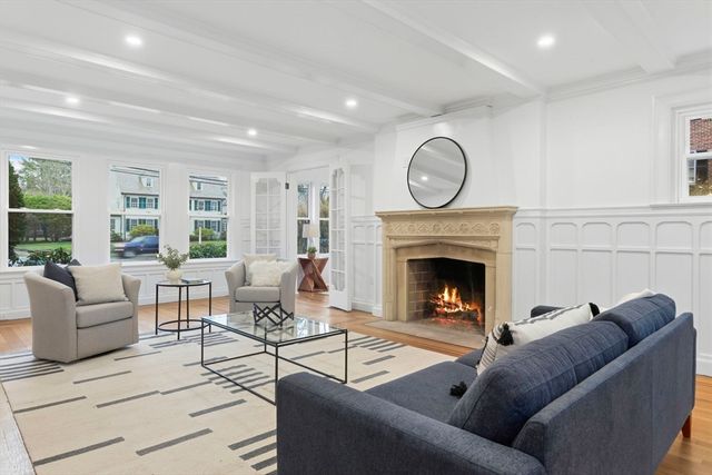 1806 Beacon St, Newton, MA 02468