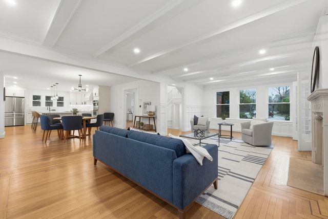 1806 Beacon St, Newton, MA 02468