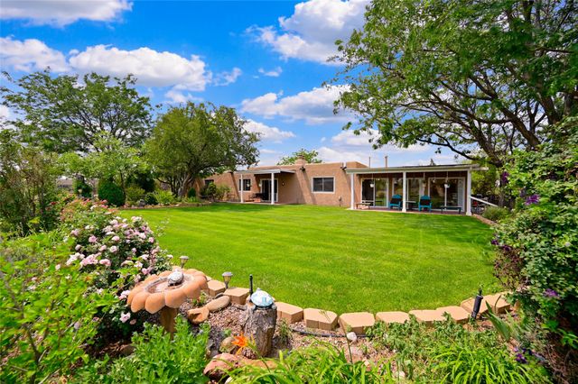 6309 Calle Zanate, Santa Fe, NM 87507