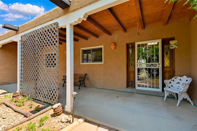 6309 Calle Zanate, Santa Fe, NM 87507