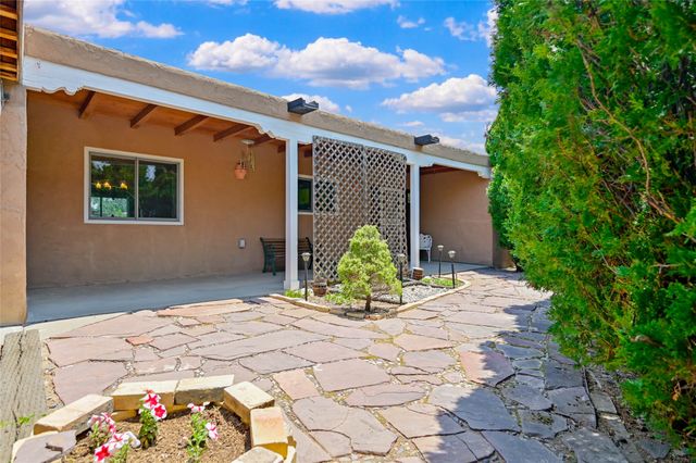 6309 Calle Zanate, Santa Fe, NM 87507