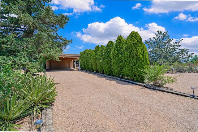 6309 Calle Zanate, Santa Fe, NM 87507