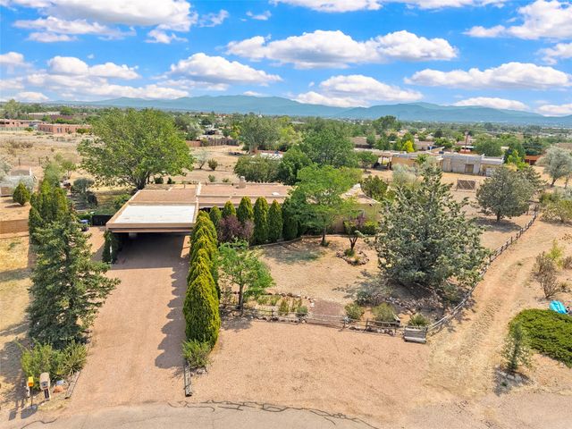 6309 Calle Zanate, Santa Fe, NM 87507