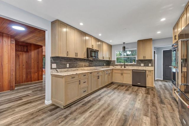 2308 SHADOW OAKS ROAD, Sarasota, FL 34240