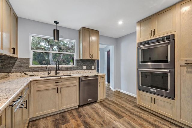 2308 SHADOW OAKS ROAD, Sarasota, FL 34240