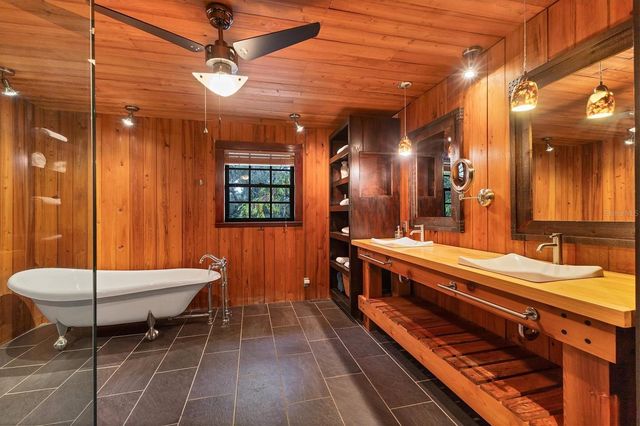 2308 SHADOW OAKS ROAD, Sarasota, FL 34240