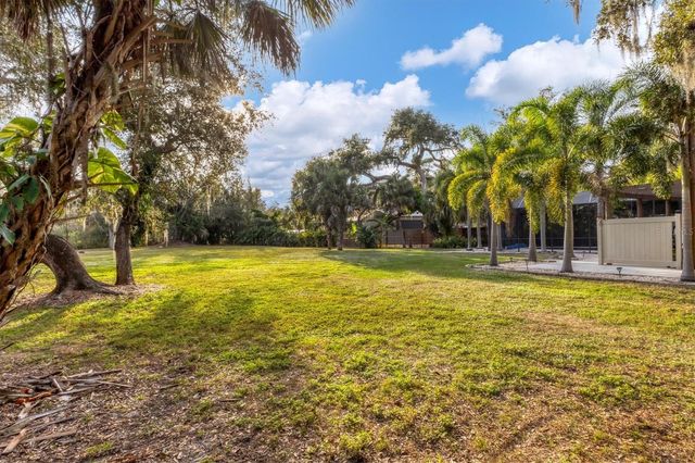 2308 SHADOW OAKS ROAD, Sarasota, FL 34240