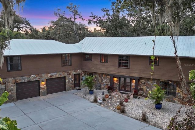 2308 SHADOW OAKS ROAD, Sarasota, FL 34240