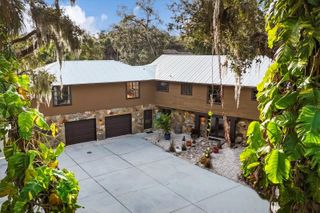 2308 SHADOW OAKS ROAD, Sarasota, FL 34240