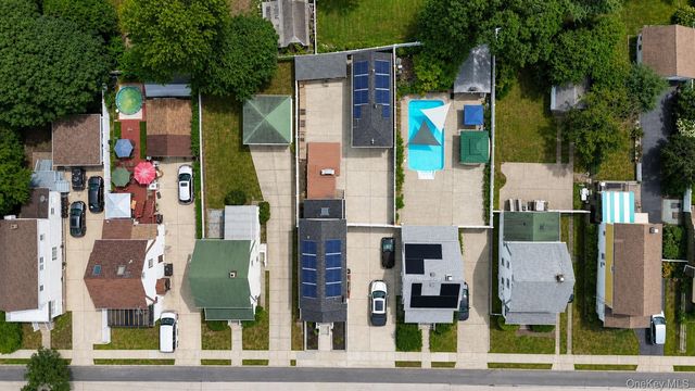 27 Avondale Street, Valley Stream, NY 11581