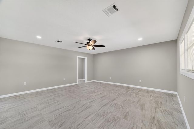 7814 Pin Oak Road, Alvin, TX 77511