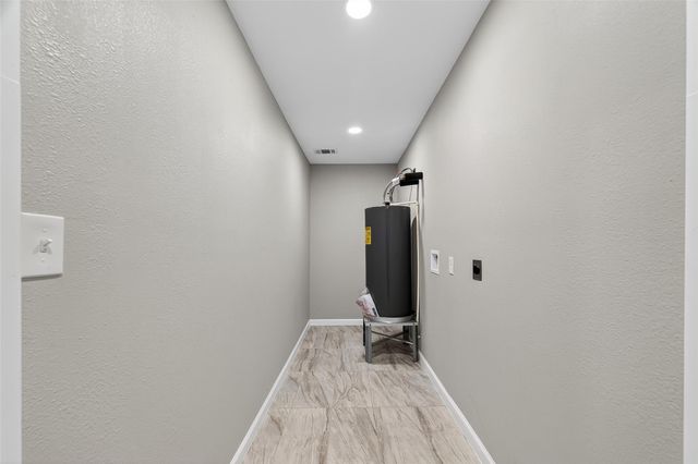 7814 Pin Oak Road, Alvin, TX 77511