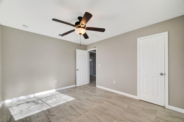 7814 Pin Oak Road, Alvin, TX 77511