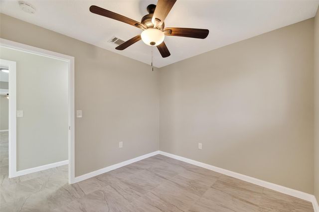 7814 Pin Oak Road, Alvin, TX 77511