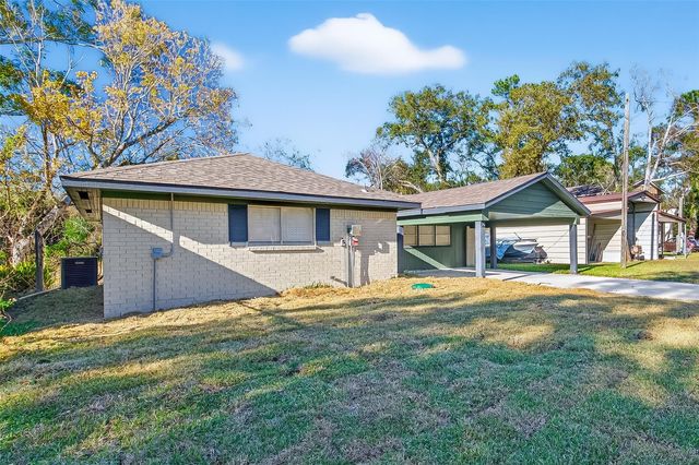 7814 Pin Oak Road, Alvin, TX 77511
