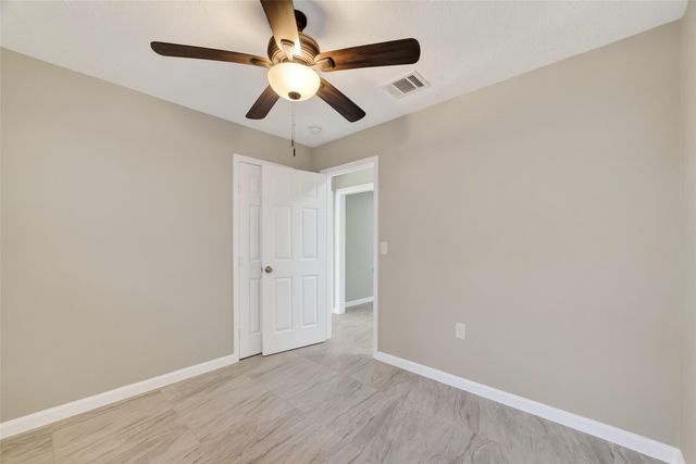 7814 Pin Oak Road, Alvin, TX 77511