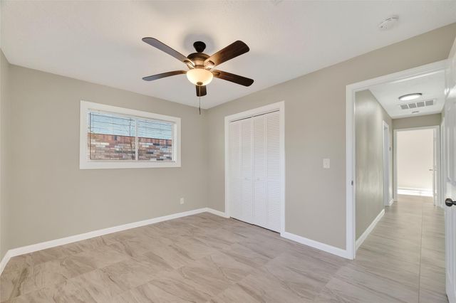 7814 Pin Oak Road, Alvin, TX 77511