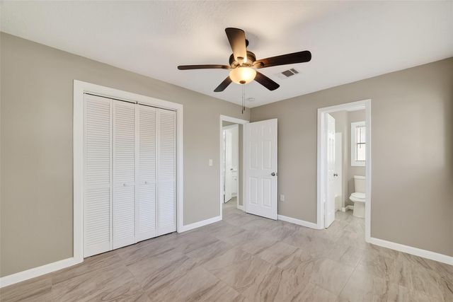 7814 Pin Oak Road, Alvin, TX 77511