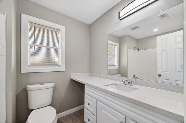 7814 Pin Oak Road, Alvin, TX 77511