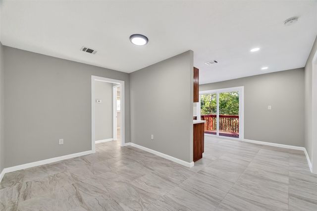 7814 Pin Oak Road, Alvin, TX 77511