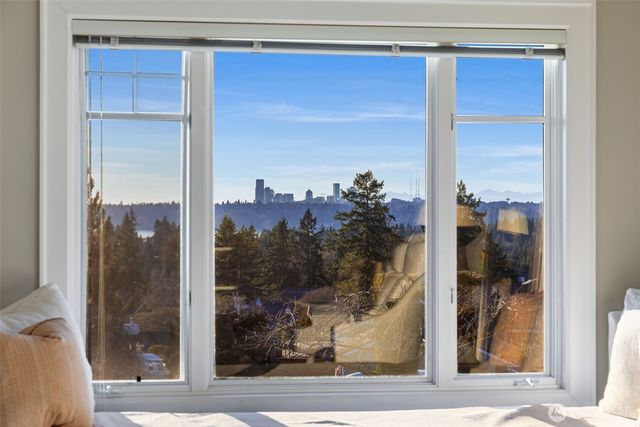 9400 Vineyard Crest, Bellevue, WA 98004
