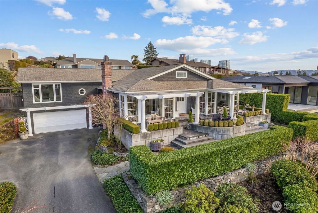9400 Vineyard Crest, Bellevue, WA 98004