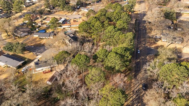 26 Ramblewood Dr., Longview, TX 75605