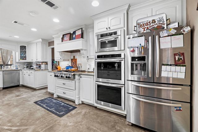 26 Ramblewood Dr., Longview, TX 75605