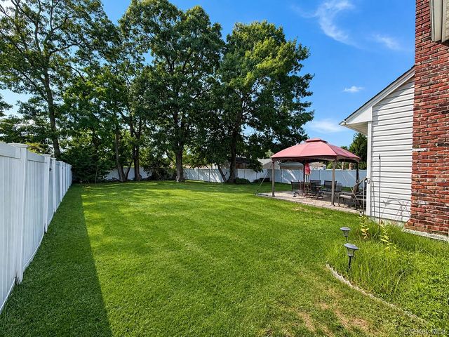 120A Irish Lane, East Islip, NY 11730