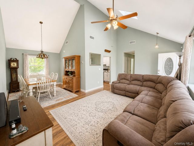 120A Irish Lane, East Islip, NY 11730