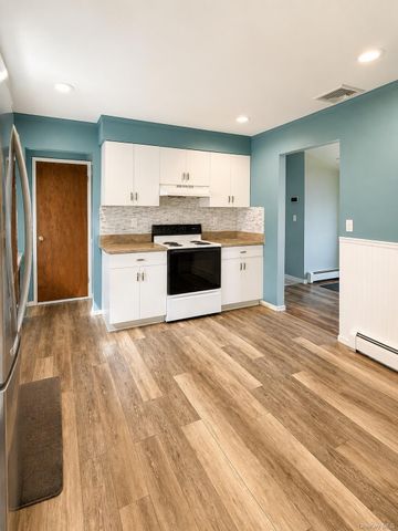 120A Irish Lane, East Islip, NY 11730
