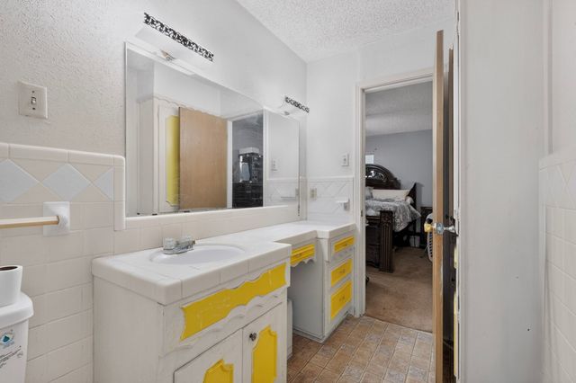 2616 Mossglen Drive, Dallas, TX 75227