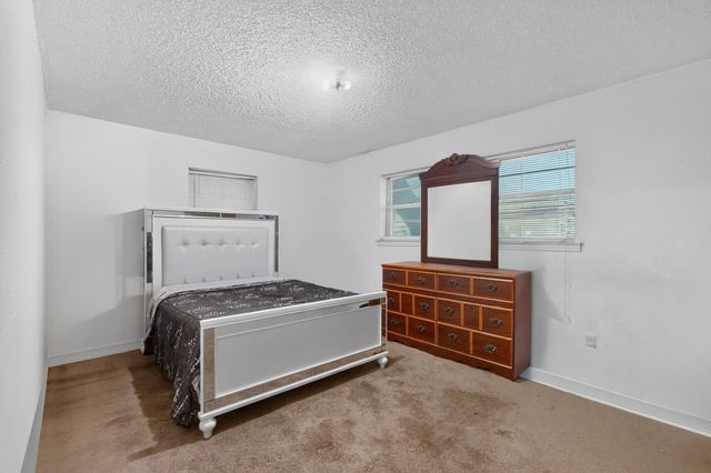 2616 Mossglen Drive, Dallas, TX 75227