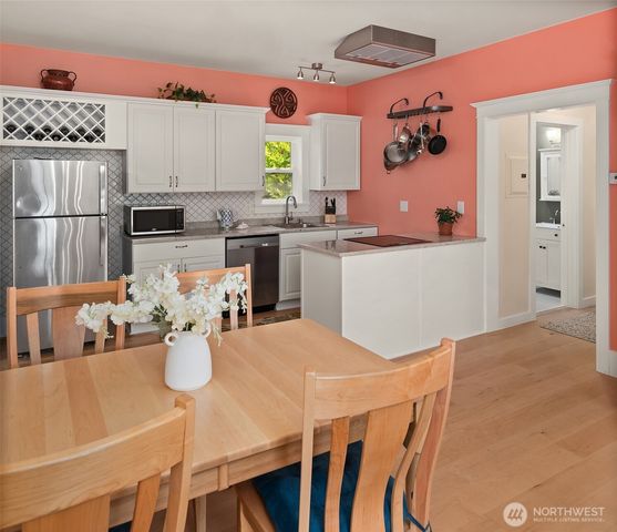 6007 SW 240th Street, Vashon, WA 98070