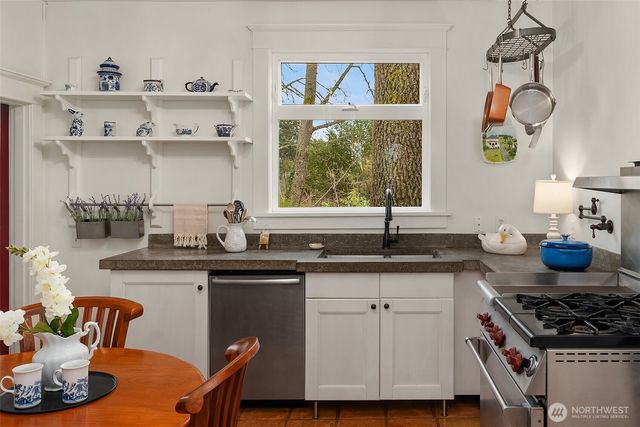 6007 SW 240th Street, Vashon, WA 98070