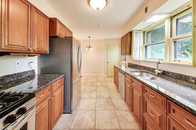 8425 Lawndale Avenue, Skokie, IL 60076