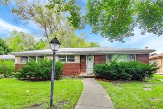 8425 Lawndale Avenue, Skokie, IL 60076