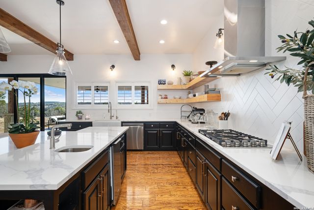 119 Greystone Pt, Boerne, TX 78006