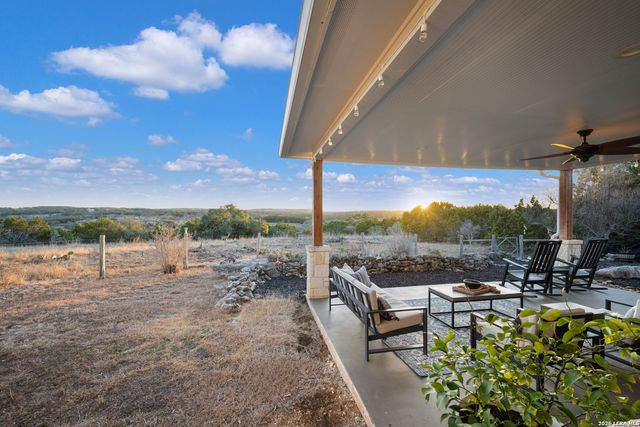 119 Greystone Pt, Boerne, TX 78006