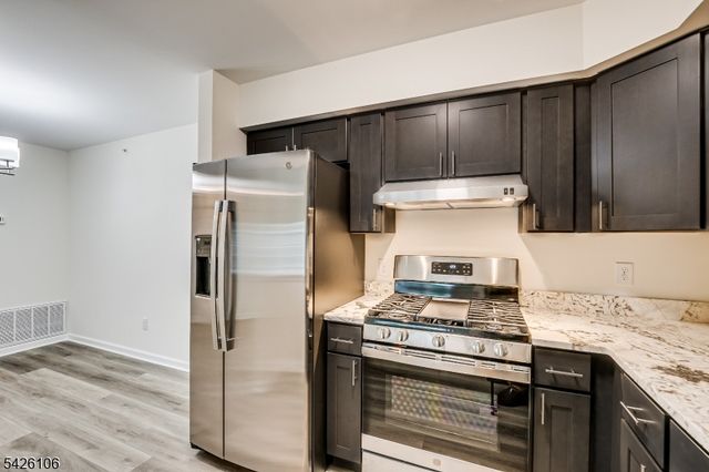 1233 Waterford Dr, Edison Twp., NJ 08817