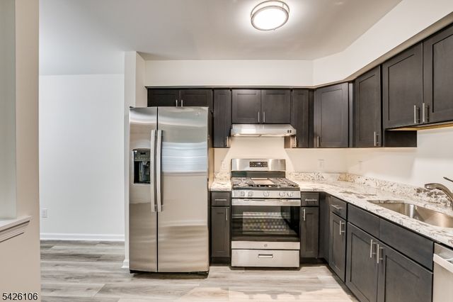 1233 Waterford Dr, Edison Twp., NJ 08817