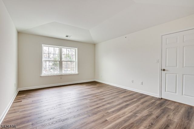 1233 Waterford Dr, Edison Twp., NJ 08817