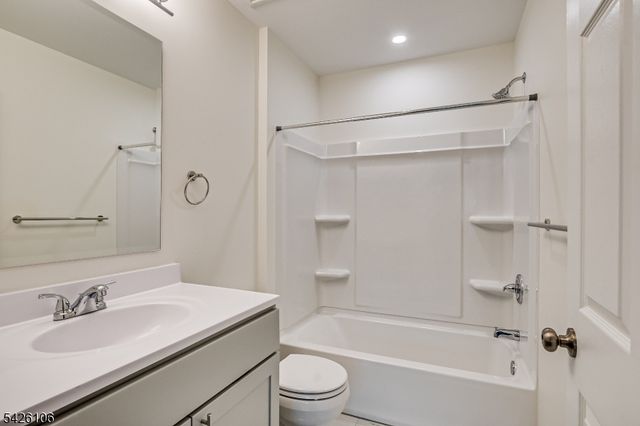 1233 Waterford Dr, Edison Twp., NJ 08817