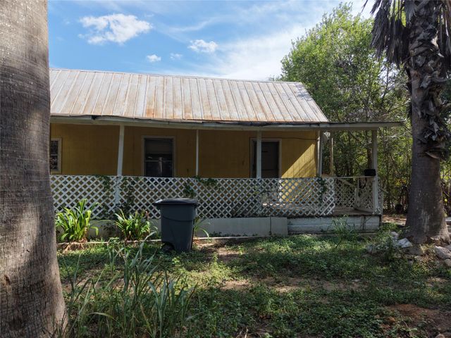 124 Fm 2571, Smithville, TX 78957