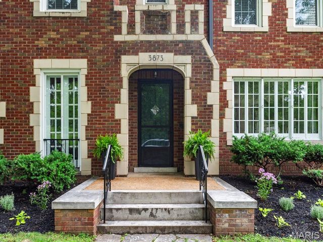 3873 Holly Hills Boulevard, St Louis, MO 63116