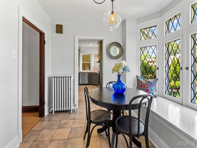 3873 Holly Hills Boulevard, St Louis, MO 63116