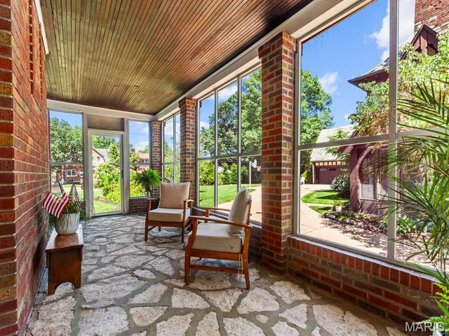 3873 Holly Hills Boulevard, St Louis, MO 63116