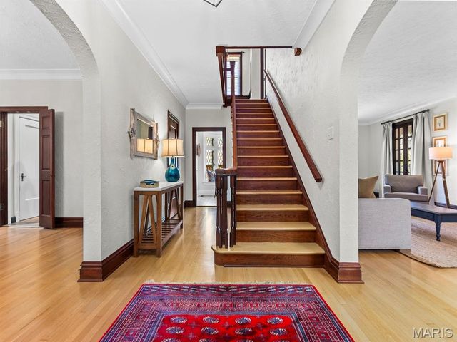 3873 Holly Hills Boulevard, St Louis, MO 63116