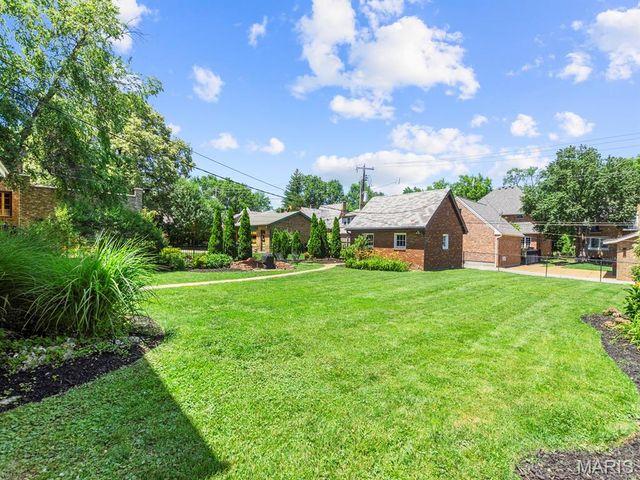 3873 Holly Hills Boulevard, St Louis, MO 63116